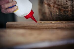 Does super glue work on wood